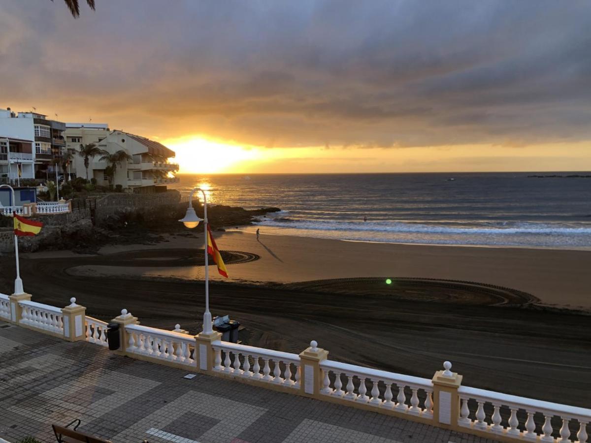 Espectacular En Primera Linea De La Playa Telde Bagian luar foto